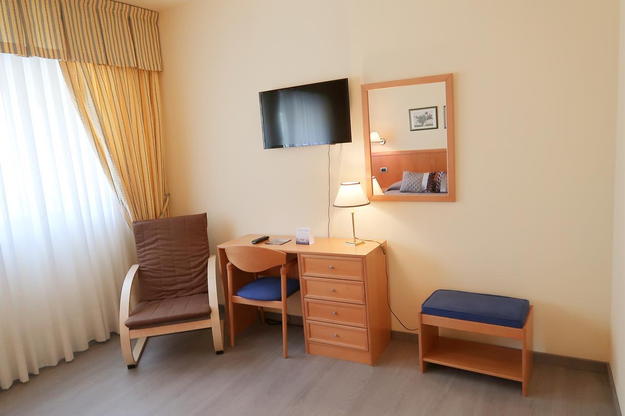 Hotel O Camino О-Барко-де-Вальдеоррас Екстер'єр фото